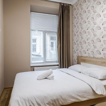 Apartment On Stavropihiiska Street 1 Lviv Luaran gambar